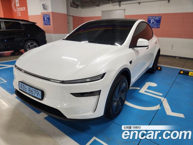Tesla Model Y Premium RWD — пробег 500 км — фото 2 из 5