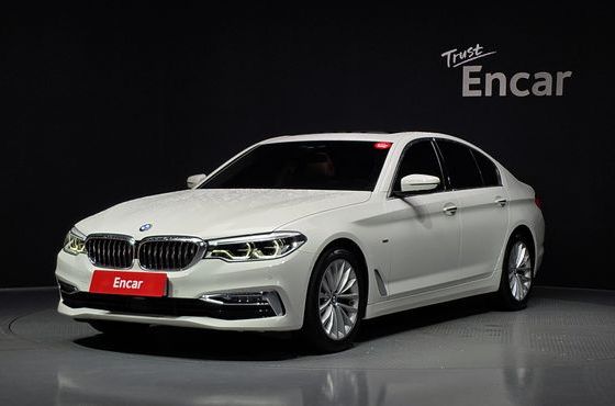 BMW 5-Series 520d Luxury Special Edition — пробег 125 870 км — фото 1 из 5