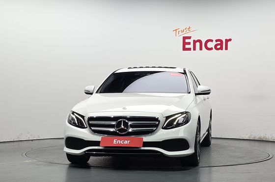Mercedes-Benz E-Class E300 Avantgarde — пробег 76 559 км — фото 3 из 5