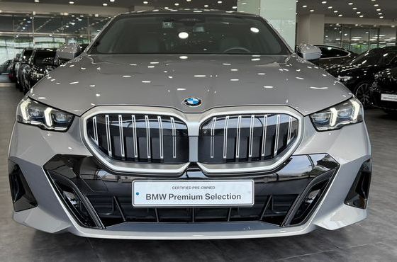 BMW 5-Series 523d M Sport — пробег 12 336 км — фото 3 из 5