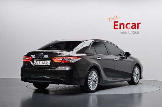 Toyota Camry 2.5 XLE Hybrid — пробег 131 462 км — фото 2 из 5
