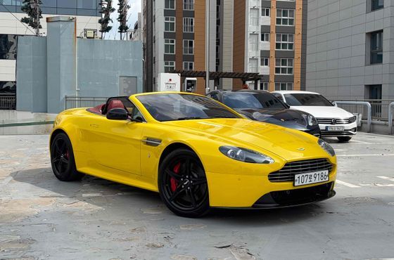 Astonmartin Vantage 4.7S V8 Roadster 1st — пробег 49 275 км — фото 3 из 5