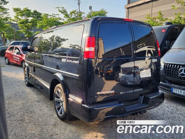 Chevrolet Express Van 6.0 — пробег 58 110 км — фото 2 из 5