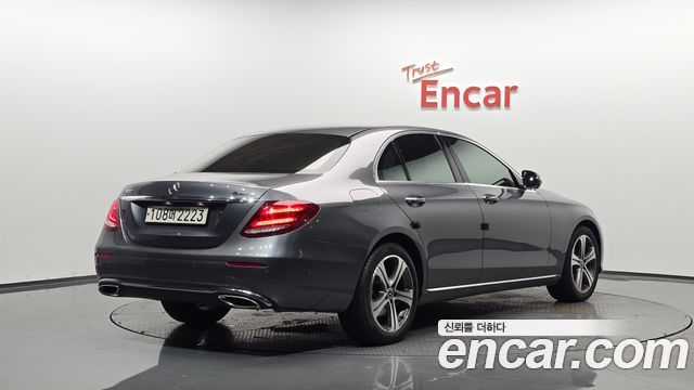 Mercedes-Benz E-Class из Кореи Encar