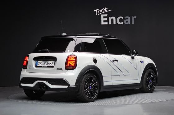 Mini Cooper Mayfield Edition 3rd — пробег 11 410 км — фото 2 из 5