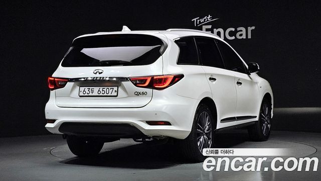 Infiniti QX60 3.5 AWD — пробег 133 514 км — фото 2 из 5