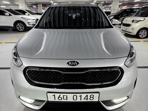 Kia Niro Prestige — пробег 222 230 км — фото 1 из 5
