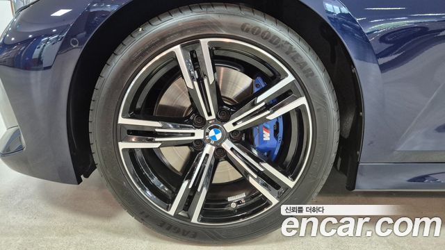BMW 3-Series 320i M Sport — пробег 4 990 км — фото 5 из 5