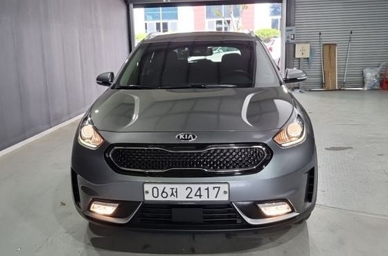 Kia Niro Prestige — пробег 116 810 км — фото 3 из 5