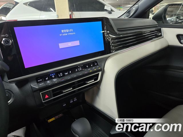 Toyota Camry 2.5 XLE Hybrid — пробег 4 км — фото 4 из 5