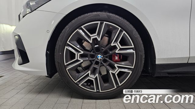 BMW 5-Series 530i xDrive M Sport Pro Special Edition — пробег 7 684 км — фото 5 из 5