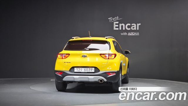 Kia Stonic из Кореи Encar