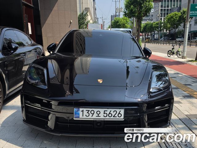 Porsche Panamera 2.9 AWD — пробег 28 000 км — фото 1 из 5