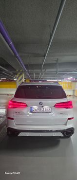 BMW X5 xDrive 50e M Sport — пробег 9 990 км — фото 2 из 5