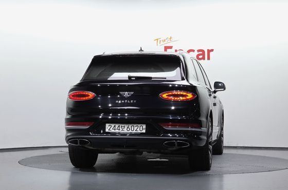 Bentley Bentayga 4.0 V8 Azure — пробег 41 532 км — фото 4 из 5