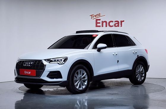 Audi Q3 40 TFSI Quattro — пробег 15 615 км — фото 1 из 5