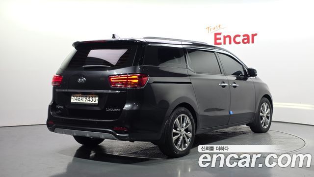 Kia Carnival 7-Seater Limousine VIP — пробег 169 920 км — фото 2 из 5
