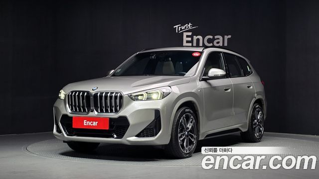 BMW X1 xDrive 20i M Sport — пробег 5 056 км — фото 1 из 5