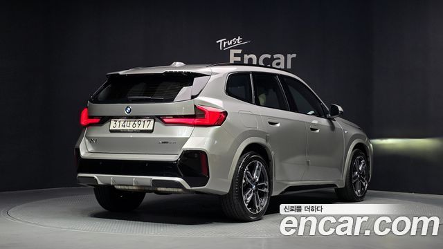 BMW X1 xDrive 20i M Sport — пробег 5 056 км — фото 2 из 5