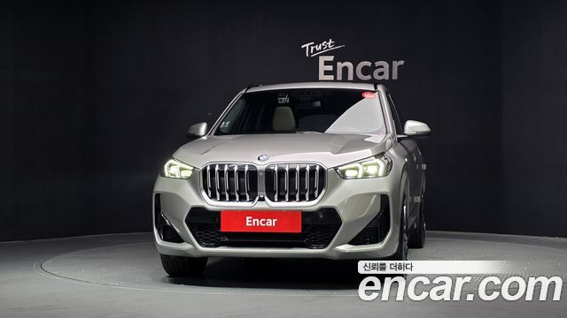 BMW X1 xDrive 20i M Sport — пробег 5 056 км — фото 3 из 5