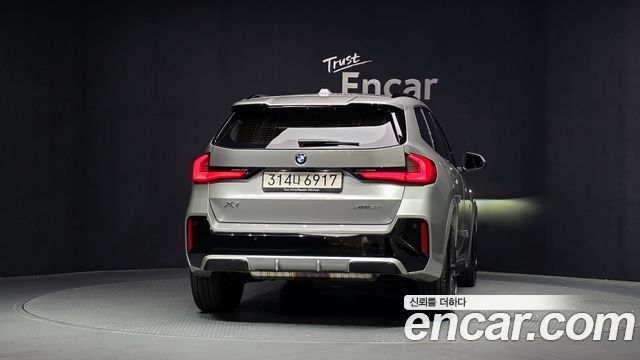 BMW X1 xDrive 20i M Sport — пробег 5 056 км — фото 4 из 5