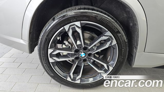 BMW X1 xDrive 20i M Sport — пробег 5 056 км — фото 5 из 5