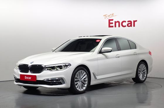 BMW 5-Series 530i Luxury Plus — пробег 48 227 км — фото 1 из 5