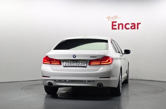 BMW 5-Series 530i Luxury Plus — пробег 48 227 км — фото 4 из 5