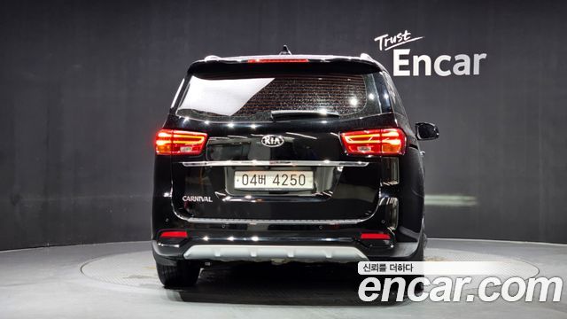 Kia Carnival из Кореи Encar