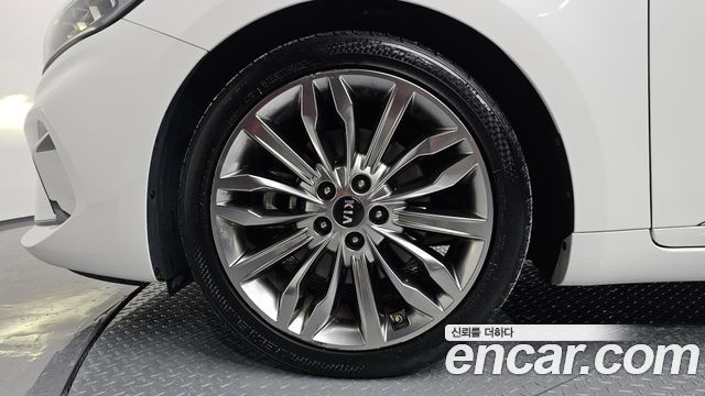 Kia K7 из Кореи Encar
