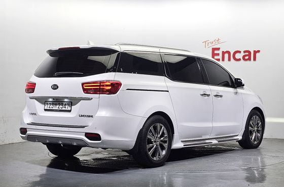 Kia Carnival 7-Seater Limousine President — пробег 80 596 км — фото 2 из 5
