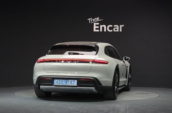Porsche Taycan 4S Cross Turismo — пробег 53 480 км — фото 4 из 5