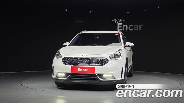 Kia Niro Prestige — пробег 85 601 км — фото 3 из 5