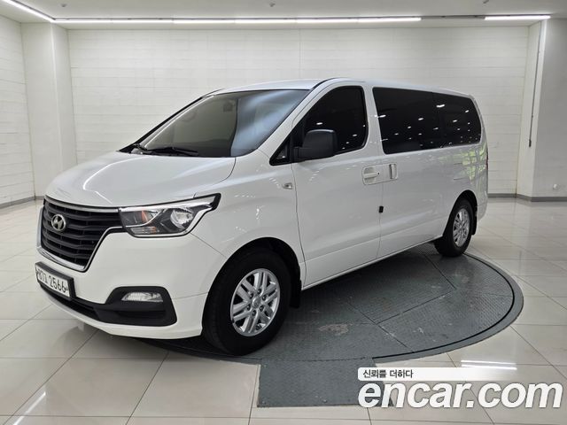 Hyundai Starex Van 5-Seater Modern — пробег 208 000 км — фото 1 из 5