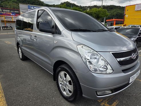 Hyundai Starex 4WD 12-Seater Wagon CVX Premium — пробег 127 292 км — фото 2 из 5
