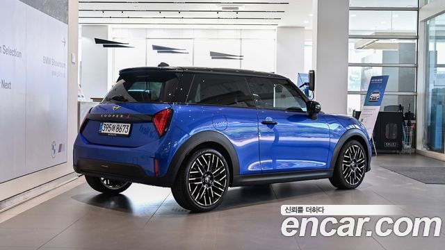 Mini Cooper Favoured — пробег 9 093 км — фото 4 из 5