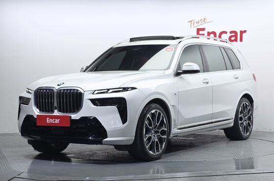 BMW X7 xDrive 40i M Sport 7STR — пробег 44 600 км — фото 1 из 5