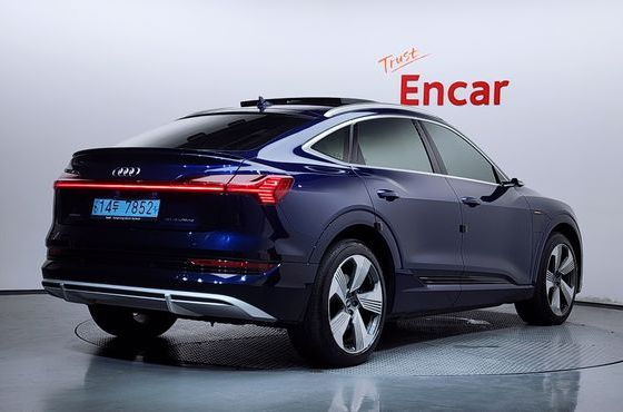 Audi e-tron 55 Quattro Sportback — пробег 158 417 км — фото 2 из 5
