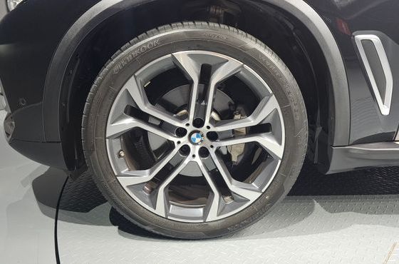 BMW X5 xDrive 40i xLine — пробег 27 525 км — фото 5 из 5