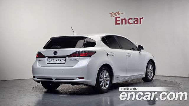 Lexus CT200h 1.8 Compact Trendy ZWA10 — пробег 107 061 км — фото 2 из 5