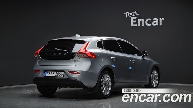 Volvo V40 из Кореи Encar