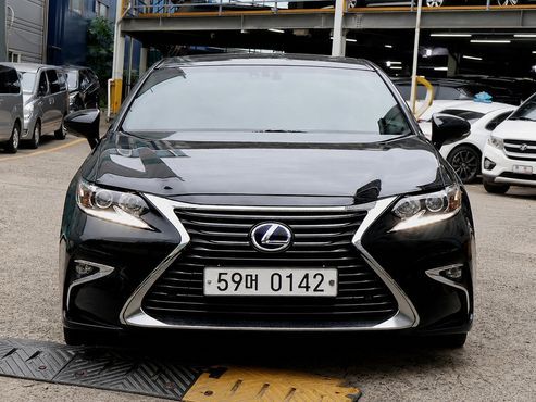 Lexus ES Supreme XV60 — пробег 178 377 км — фото 1 из 5