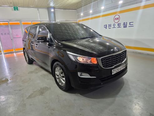 Kia Carnival 11-Seater Deluxe — пробег 162 000 км — фото 3 из 5