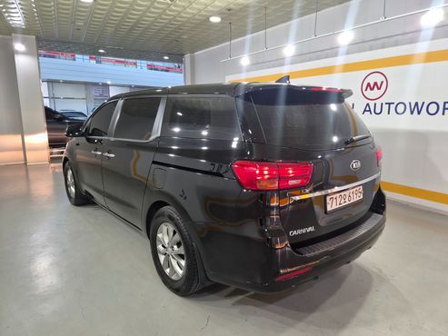 Kia Carnival 11-Seater Deluxe — пробег 162 000 км — фото 5 из 5