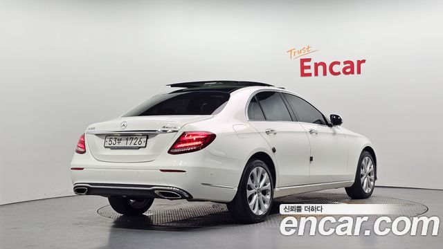 Mercedes-Benz E-Class из Кореи Encar