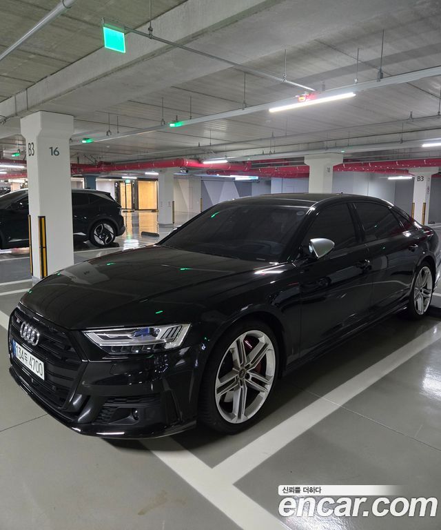 Audi S8 4.0 TFSI Quattro LWB — пробег 11 200 км — фото 1 из 5