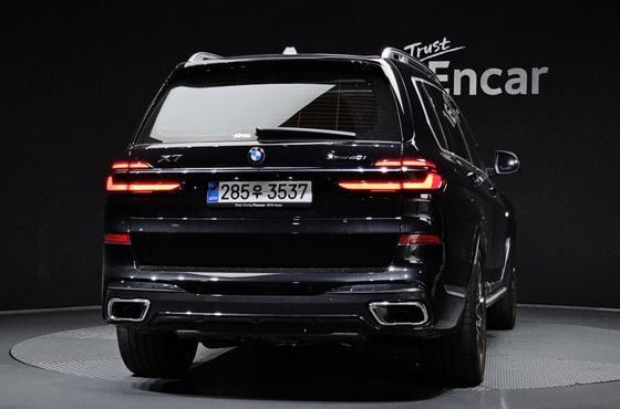 BMW X7 xDrive 40i M Sport 7STR — пробег 4 045 км — фото 4 из 5