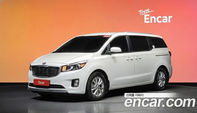 Kia Carnival 11-seater Deluxe — пробег 65 440 км — фото 1 из 5