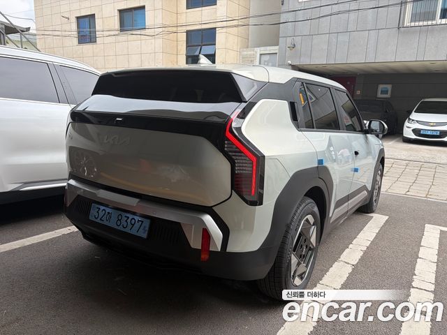 Kia EV3 Long Range 2WD AIr — пробег 624 км — фото 4 из 5