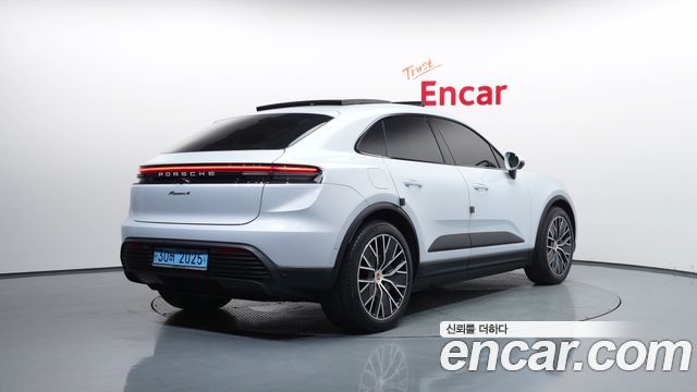 Porsche Macan Base 4 — пробег 46 330 км — фото 2 из 5